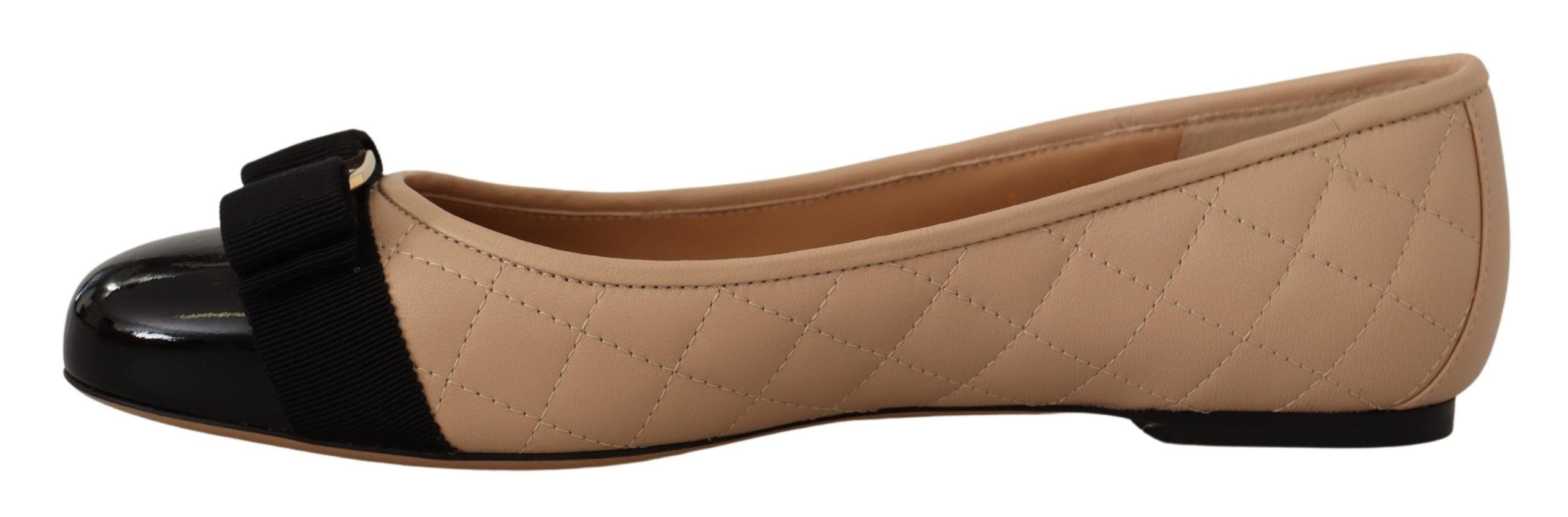 Ballerines Salvatore Ferragamo Vara beige et noir