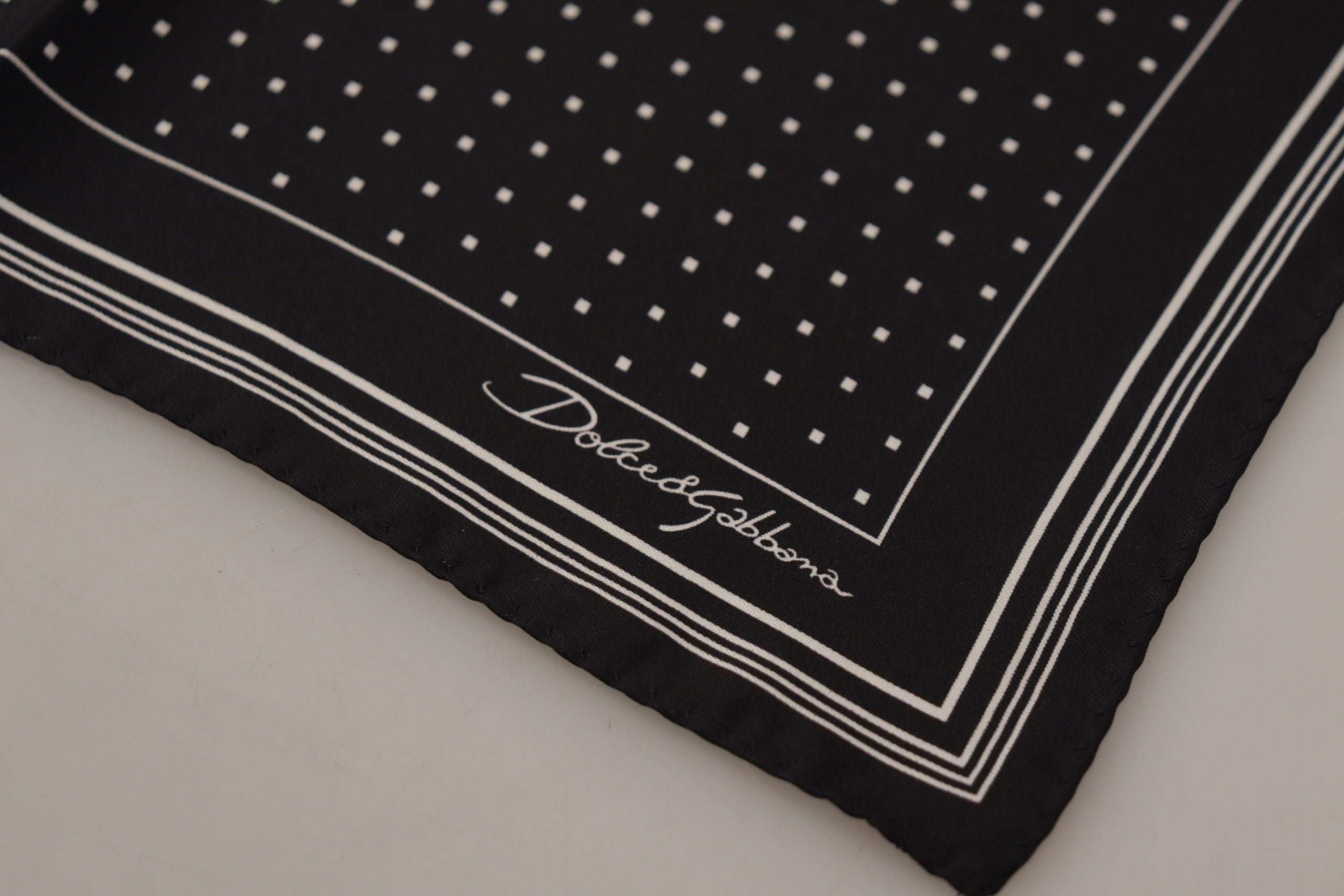Foulard Dolce & Gabbana à pois noirs