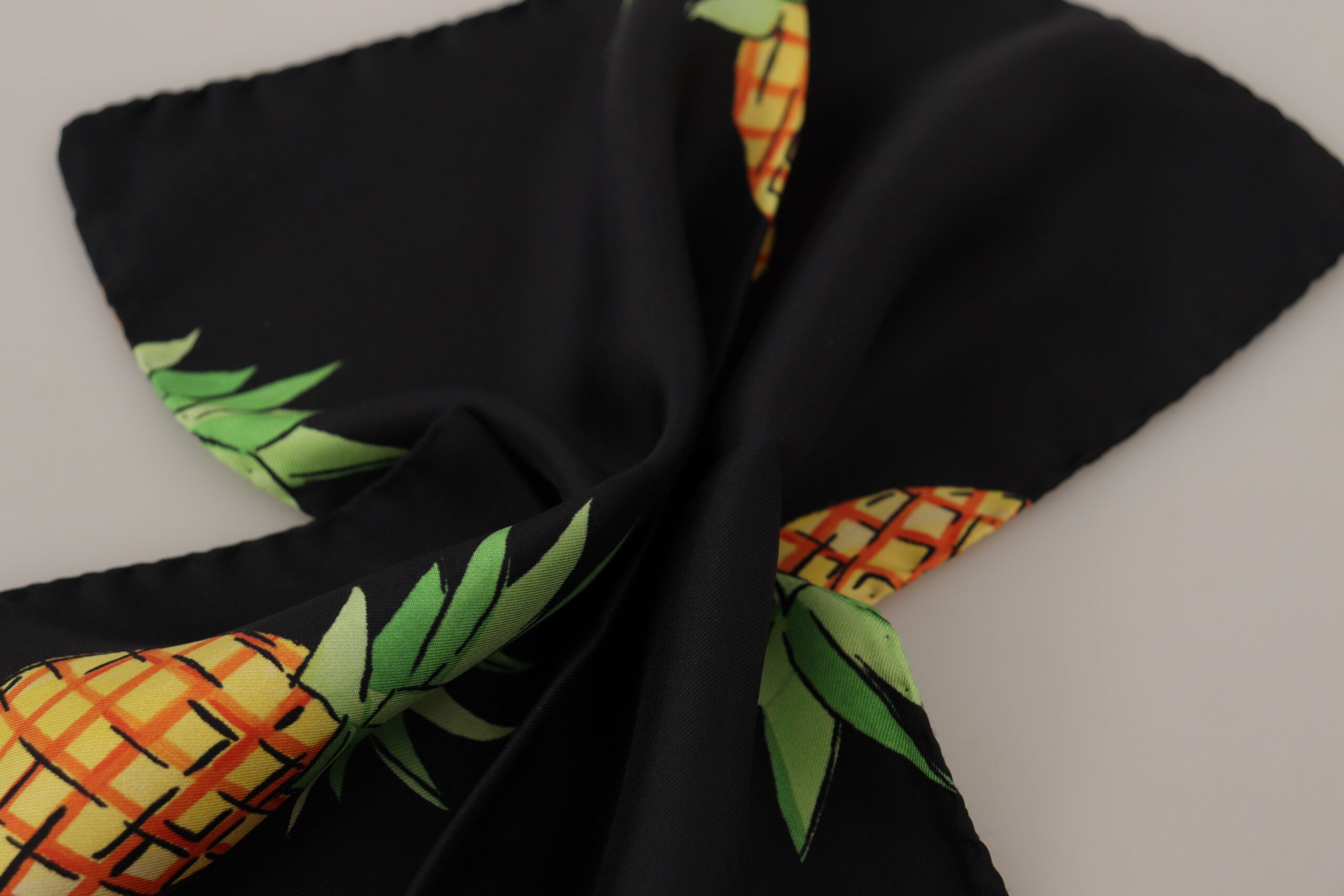 Carré Dolce & Gabbana avec ananas noir