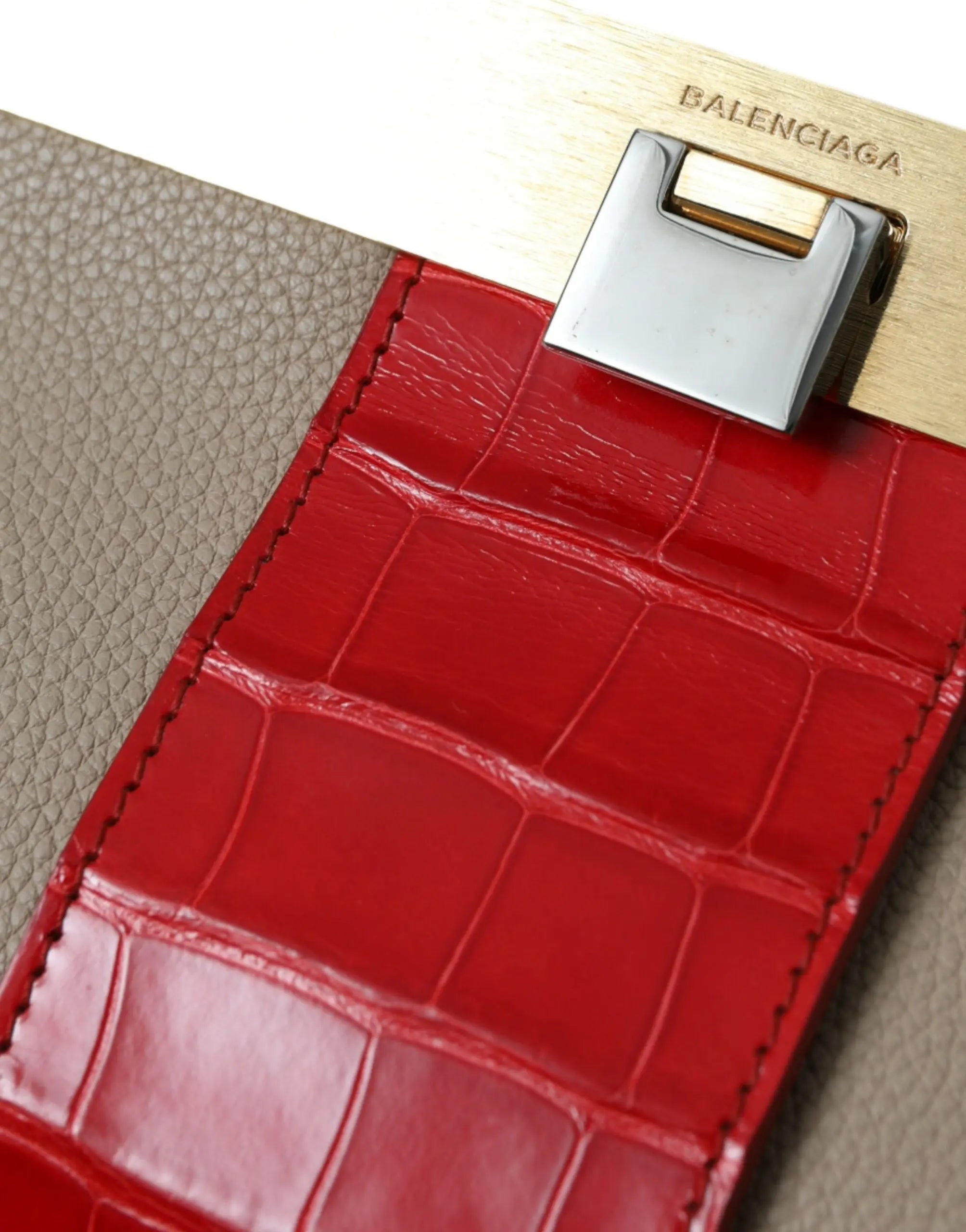 Pochette Balenciaga bicolore beige et rouge Balenciaga