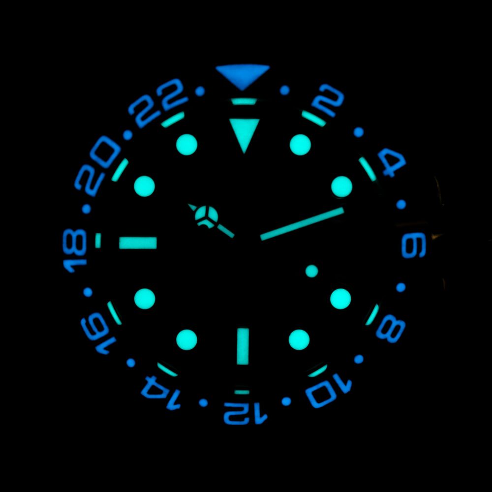 Montre automatique [Marque] noire