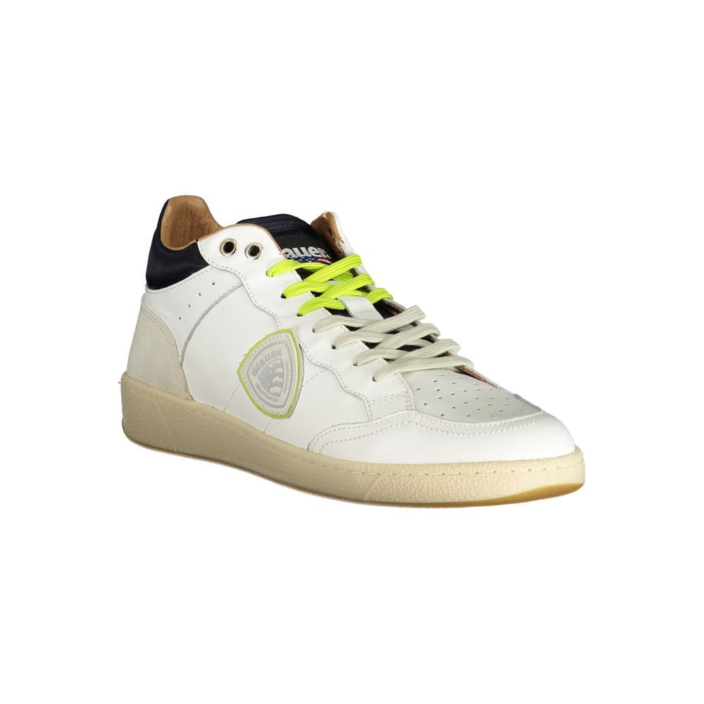 Baskets Blauer blanches