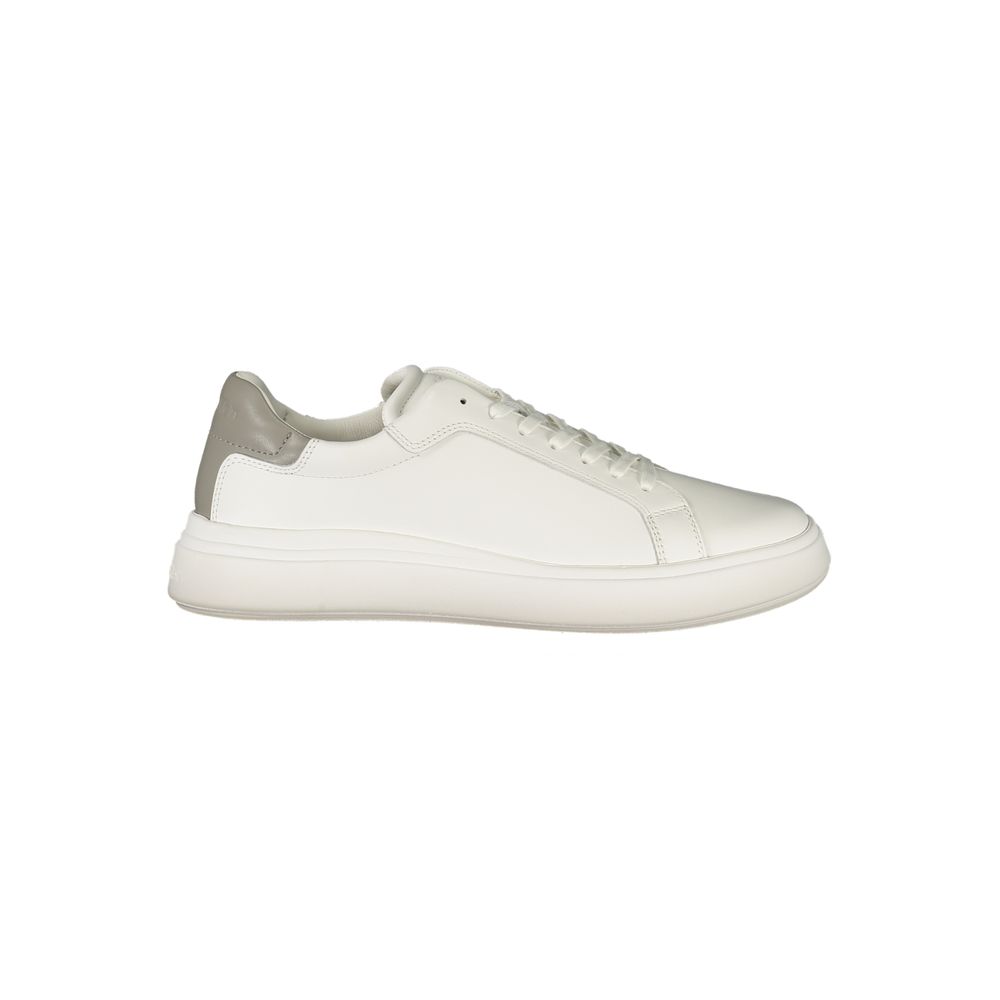 Baskets avec lacets blanches