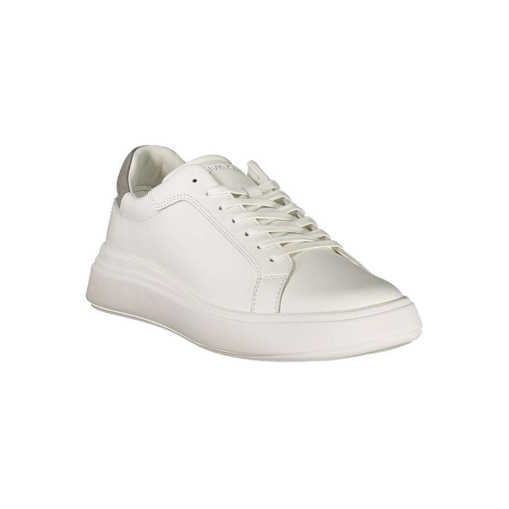 Baskets avec lacets blanches