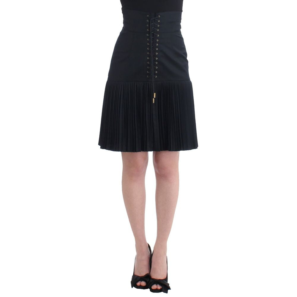 Jupe noire plissée avec lacets noire