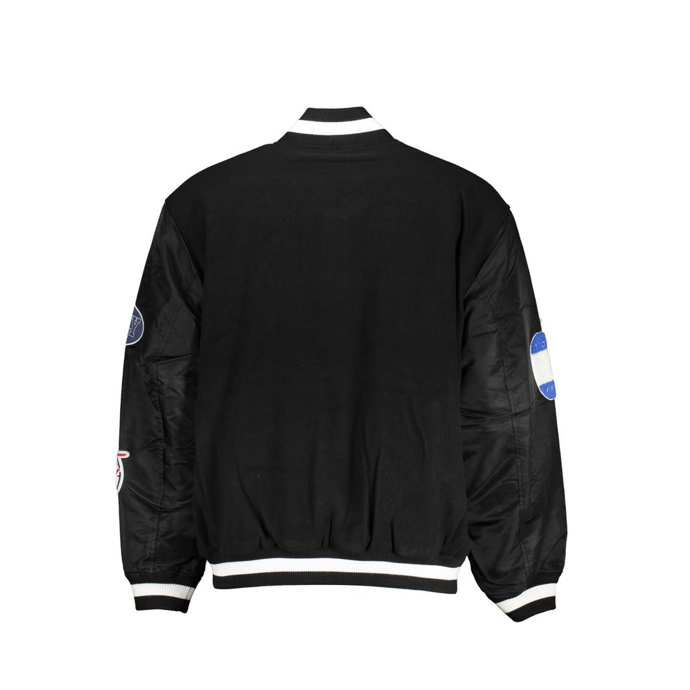 Veste noire à boutons noires