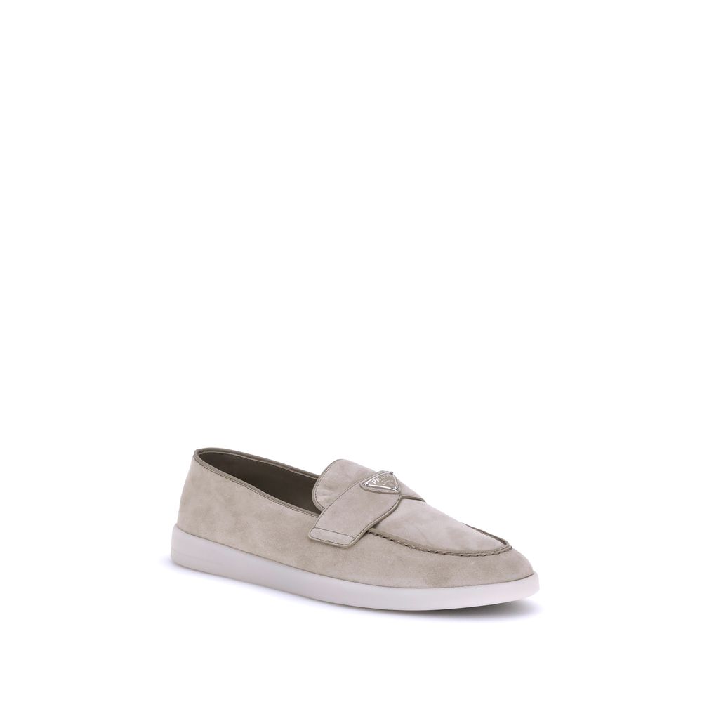 Loafers Prada en cuir suède noirs