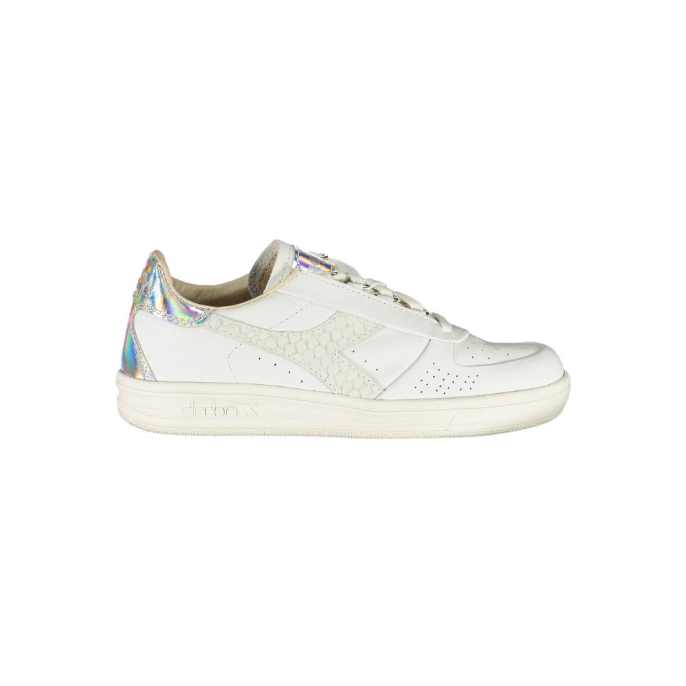 Baskets blanches avec logo