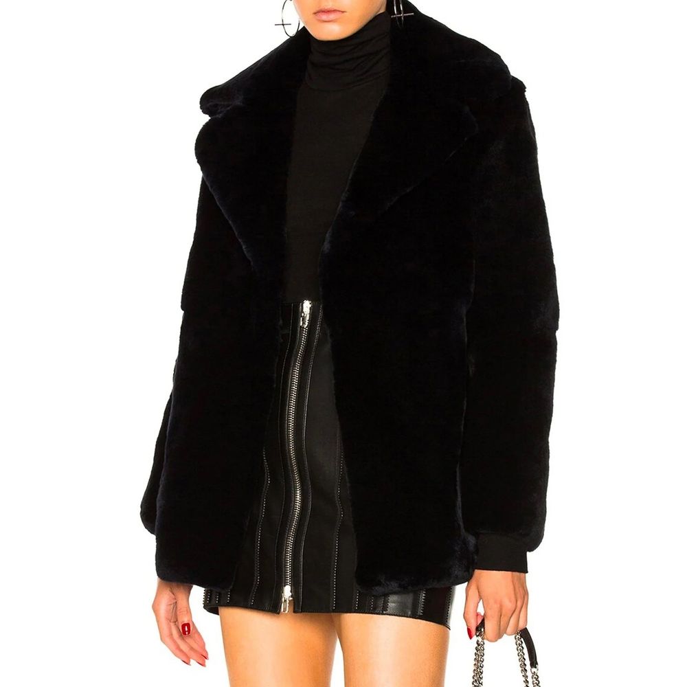 Veste Alberta Ferretti col tailleur marron