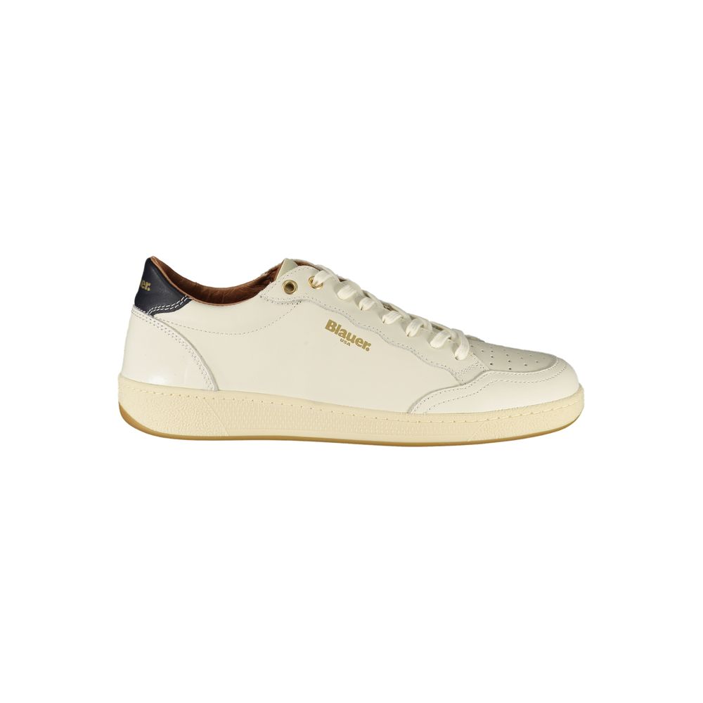 Baskets Blauer blanches