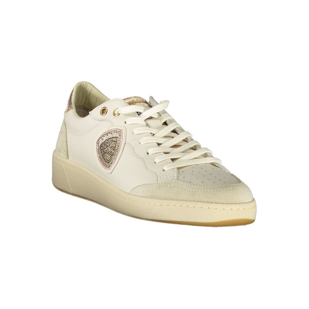 Baskets Blauer blanches