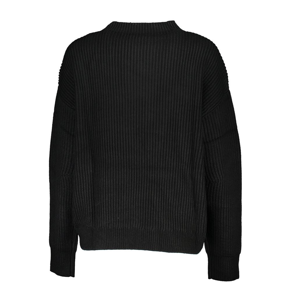 Pull Noir Avec Détails Contrastés