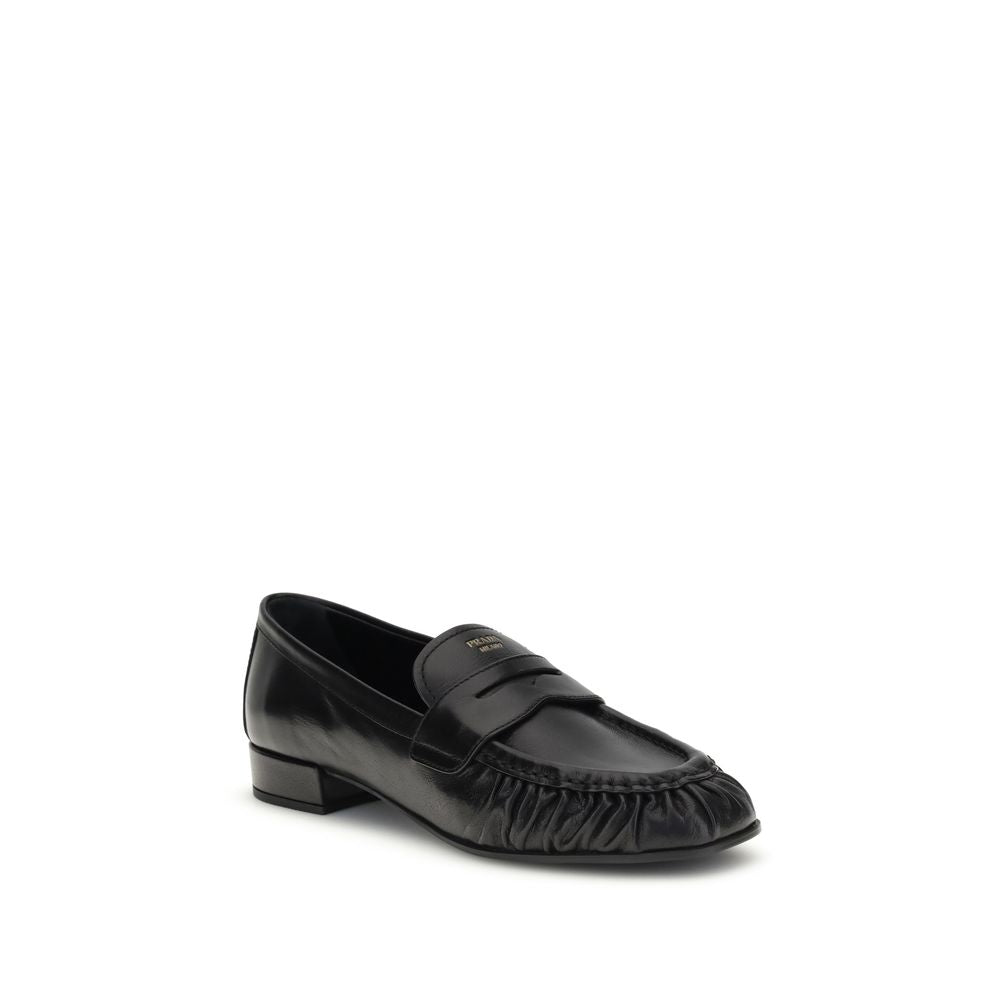 Loafers Prada en cuir gris