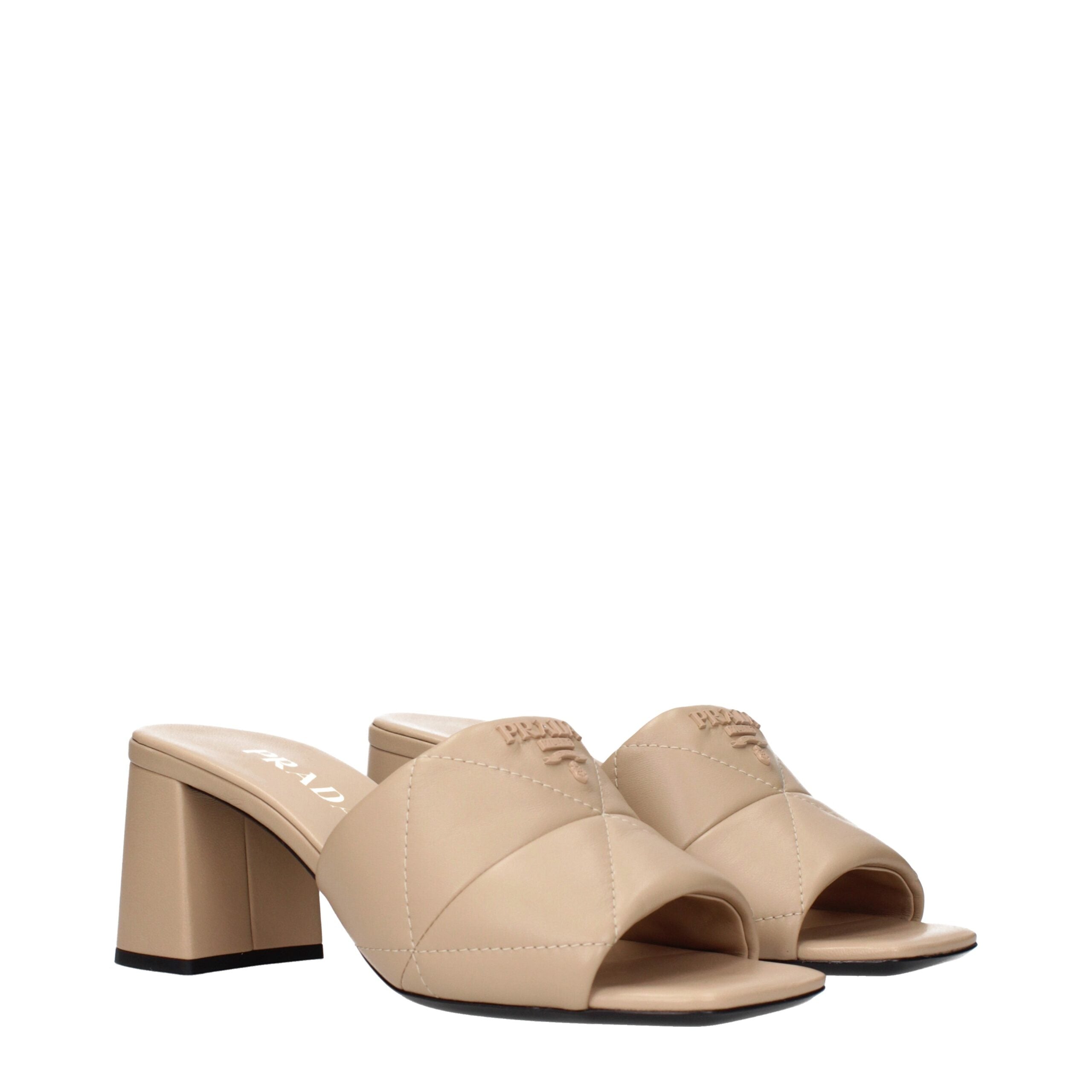 Sandales Prada en cuir beige