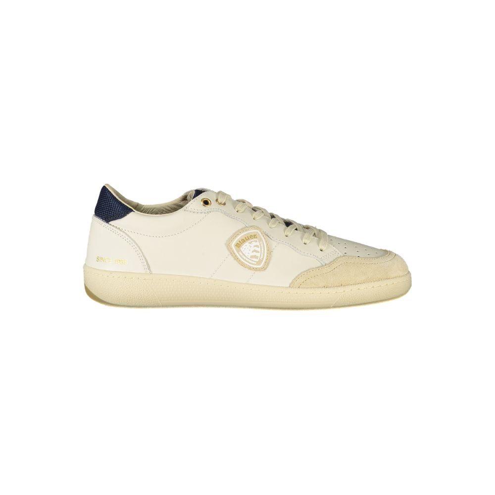 Baskets blanches avec détails bleus