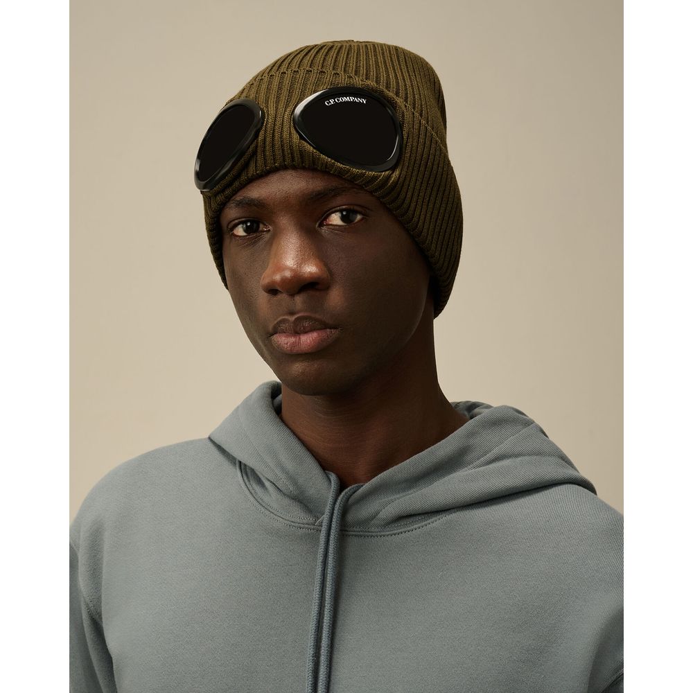 Casquette c.p. Company avec lunettes vertes